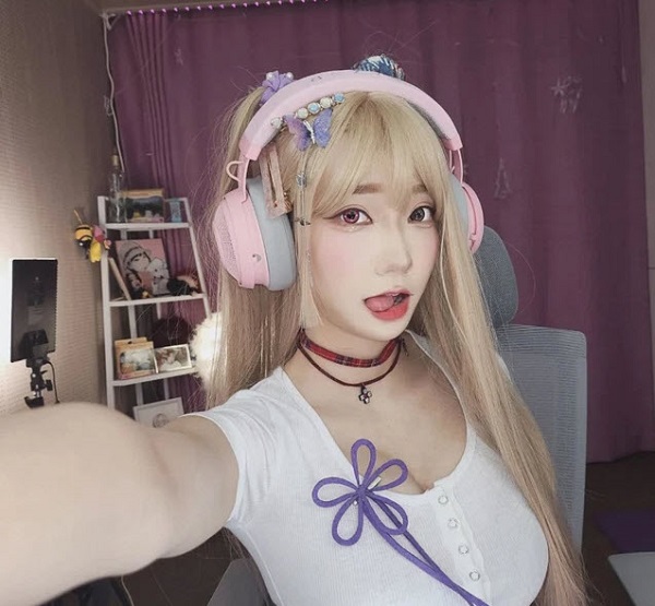 nữ streamer Magneta